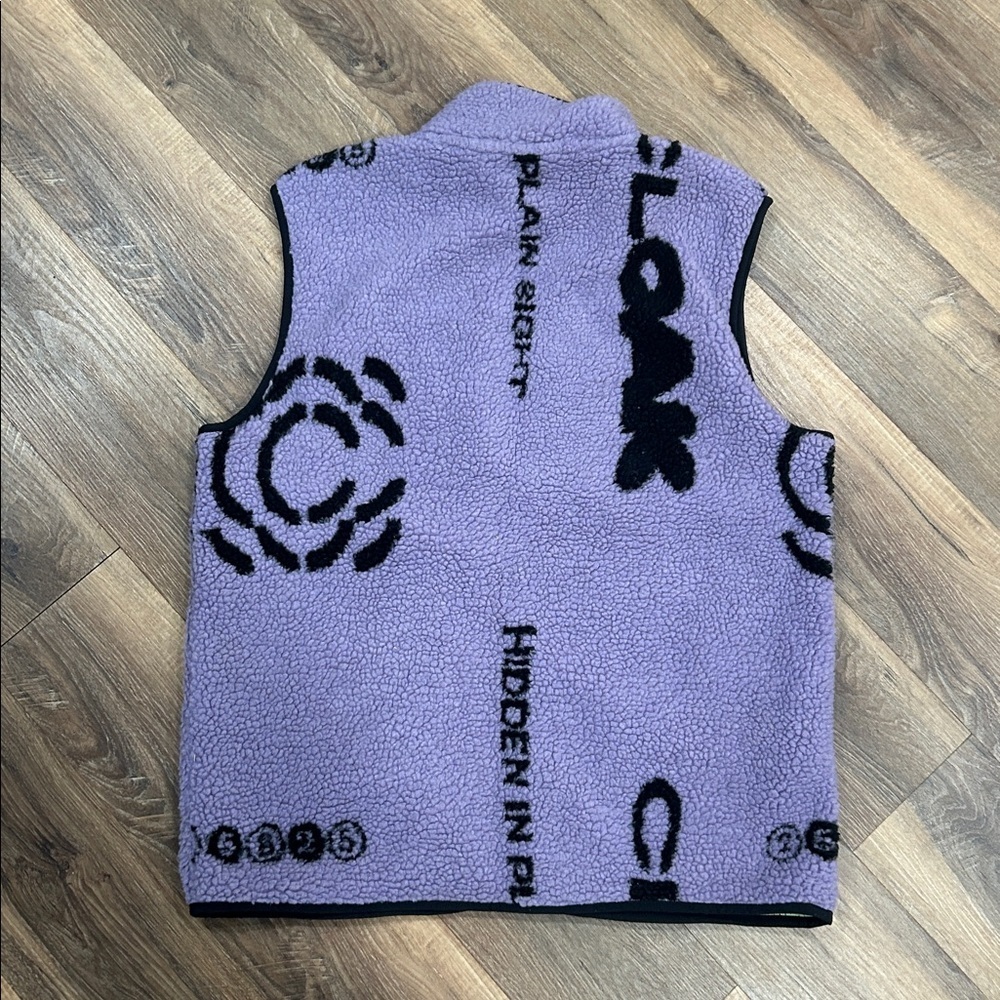 Cloak Brand Hidden In Plain Sight Sherpa Vest Size Medium, purple and black - Picture 9 of 12